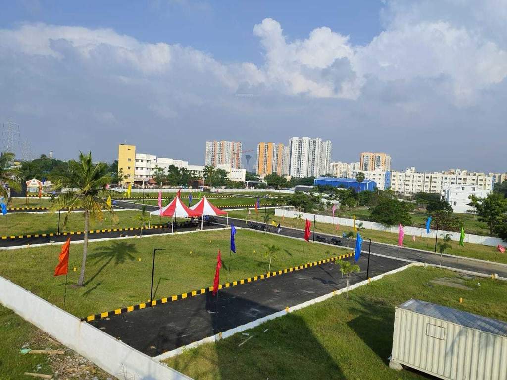  empire estate Plot