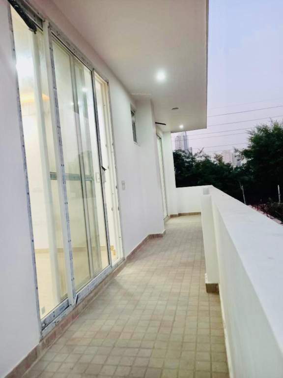  ultra luxury builders floors Balcony