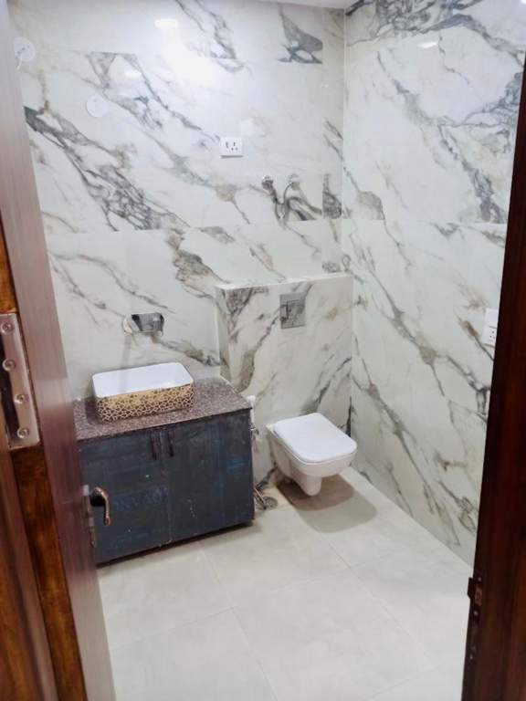  ultra luxury builders floors Bathroom