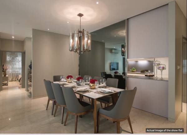  sky-city-tower-g Dining Area