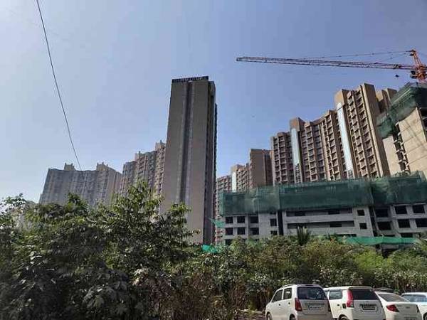 constructionStatus of Gurukrupa Marina Enclave Wings Q And R With Kindergarten Phase IV