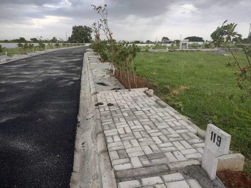  emerald enclave Plot