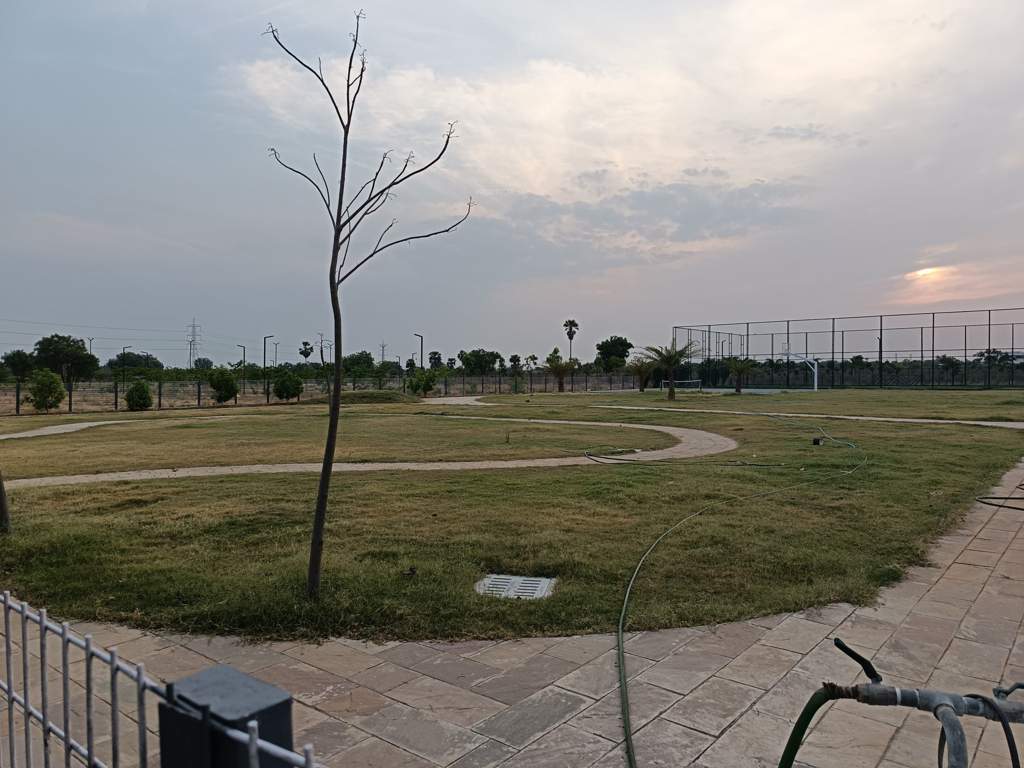  gigaciti Landscaped Gardens