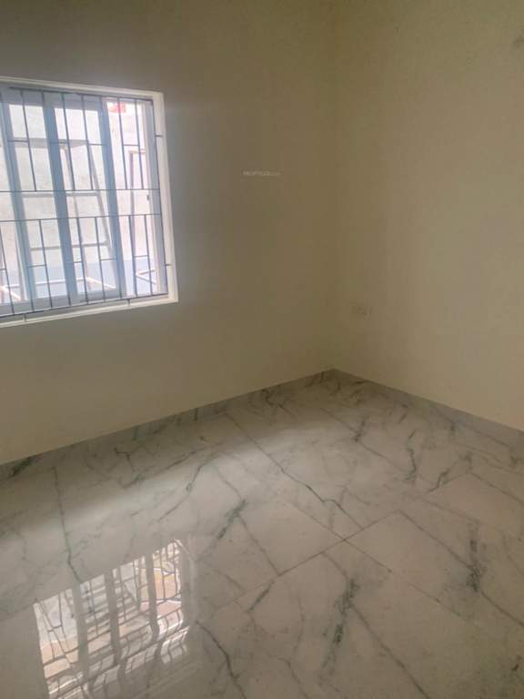  grandeur Living Area