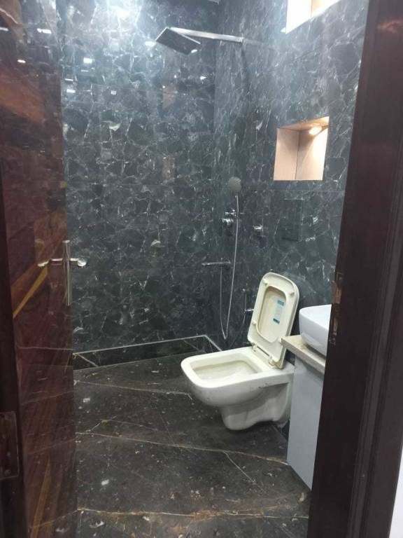  vikaspuri luxury homes Bathroom