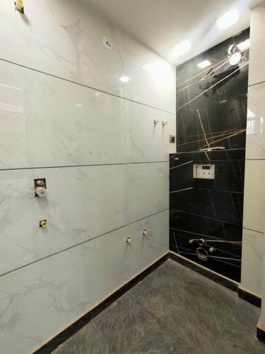  the-imperial-heights-by-s-gambhir-buildtech-pvt-ltd-dwarka-mor Bathroom