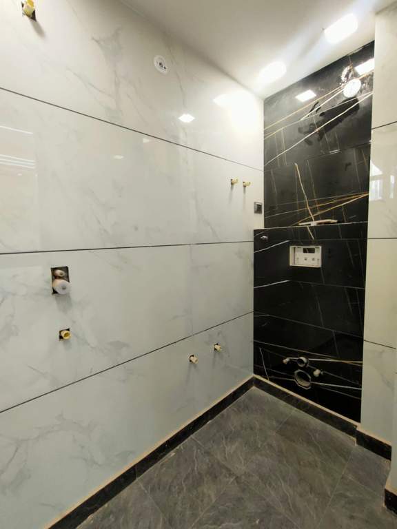  the imperial heights by s gambhir buildtech pvt ltd dwarka mor Bathroom