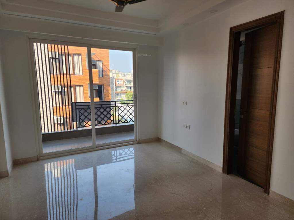  ess floors Living Area