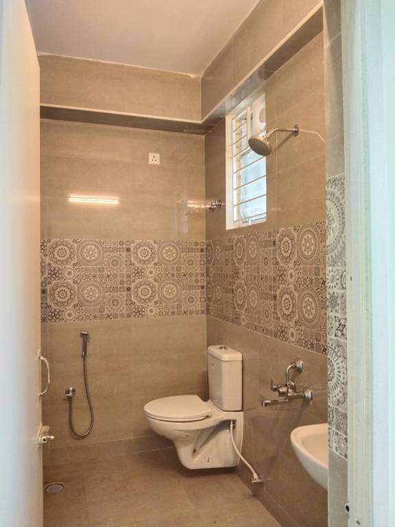  shelters seasons Bathroom