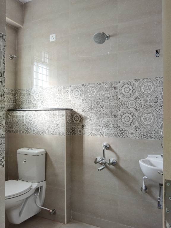  shelters seasons Bathroom