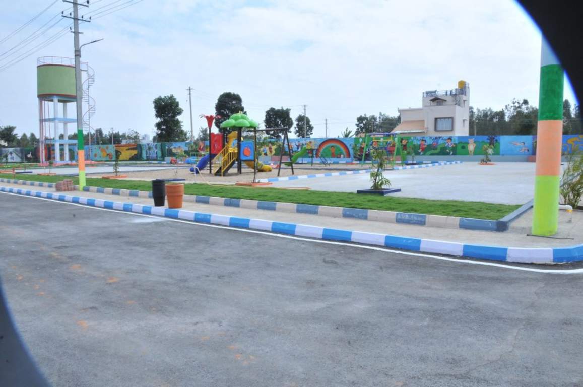 homes paradise phase 2 Children's play area