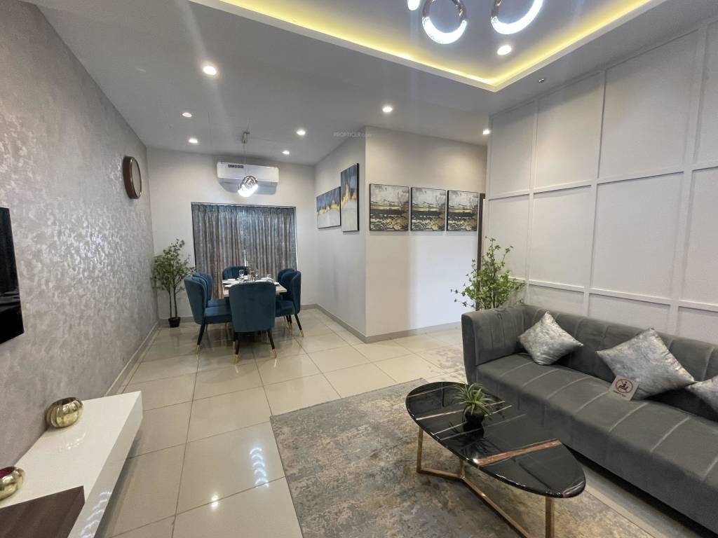  seasonss Living Area