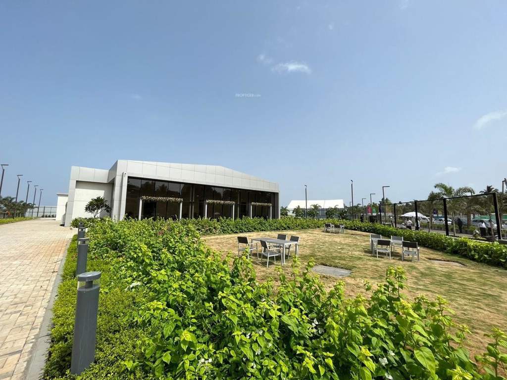  beach residences 4 Landscape Garden and Tree Planting