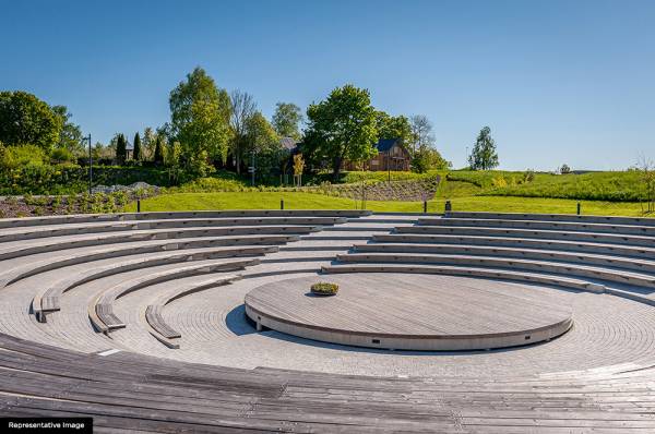  25-hourlife-tower-c1 Others