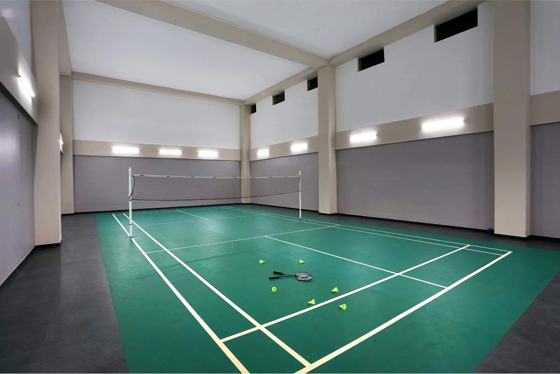  32 pinewood drive Tennis Court