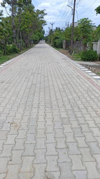  juliet-gardens Paved Compound