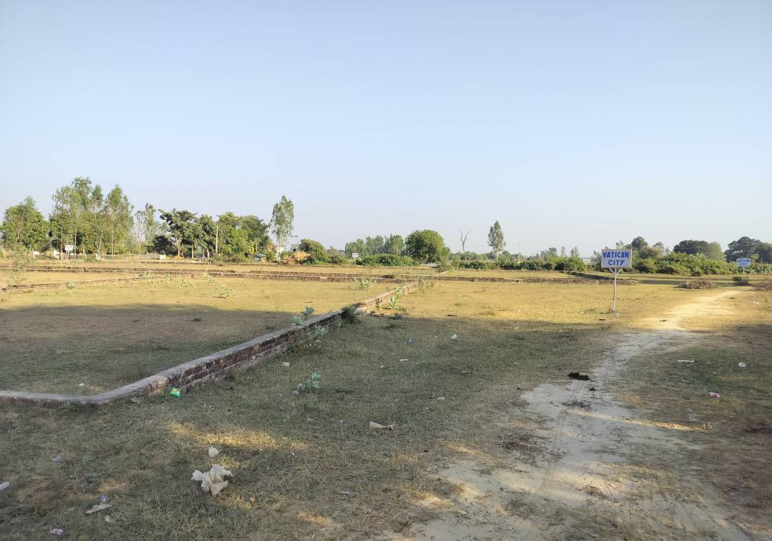  unite vatican city Plot