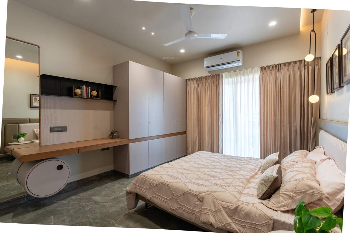  kishan altis Bedroom