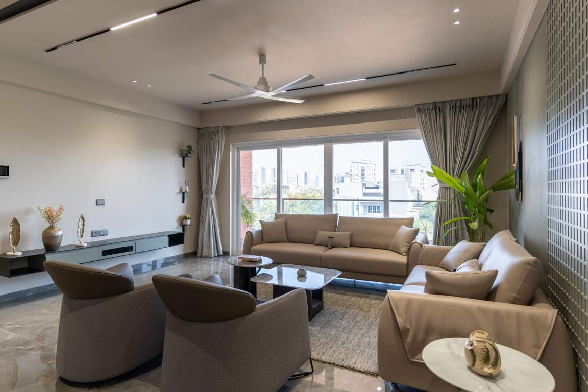  kishan altis Living Area