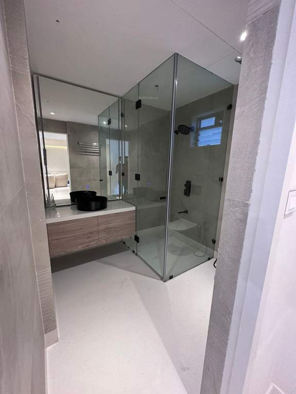  garden grove Bathroom