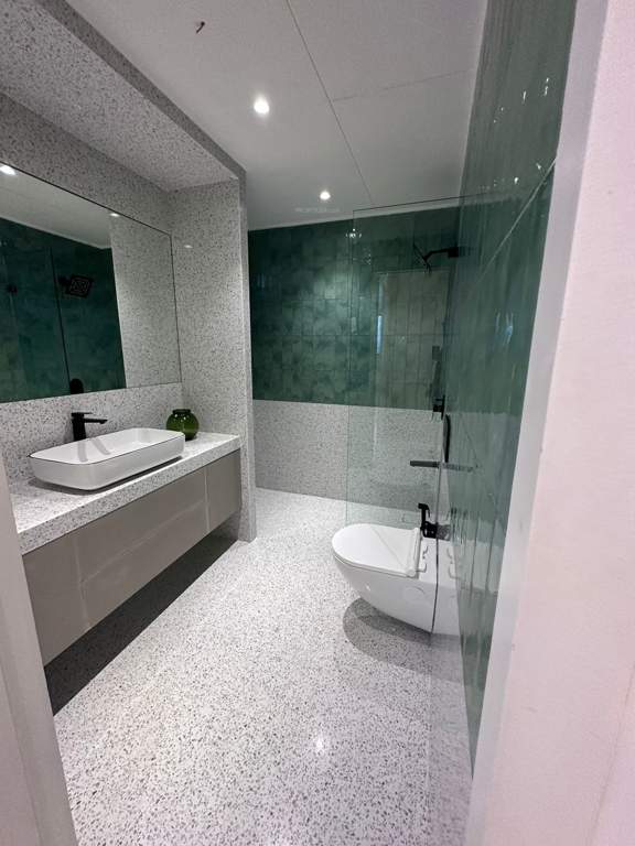  garden grove Bathroom