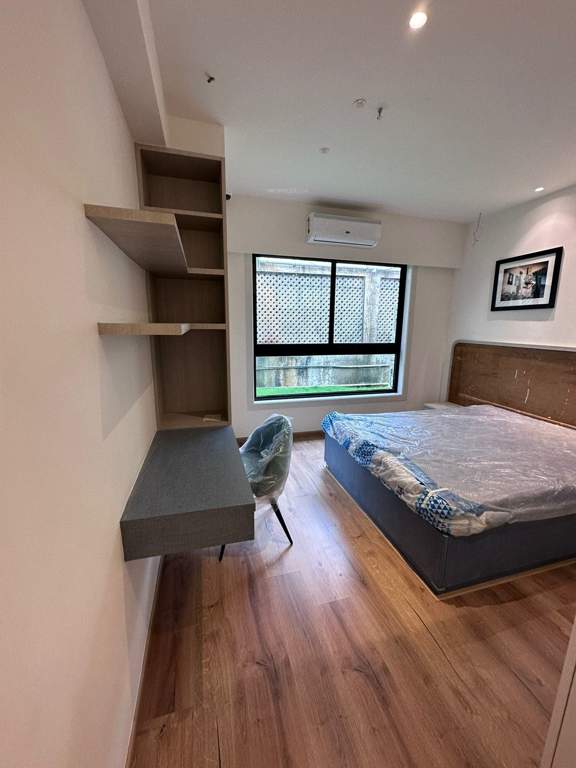  garden grove Bedroom