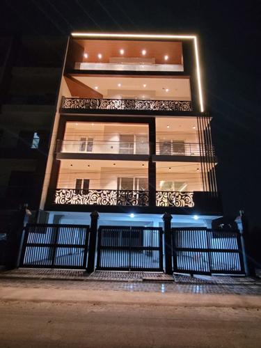  luxury-builderfloor-sector-57 Elevation