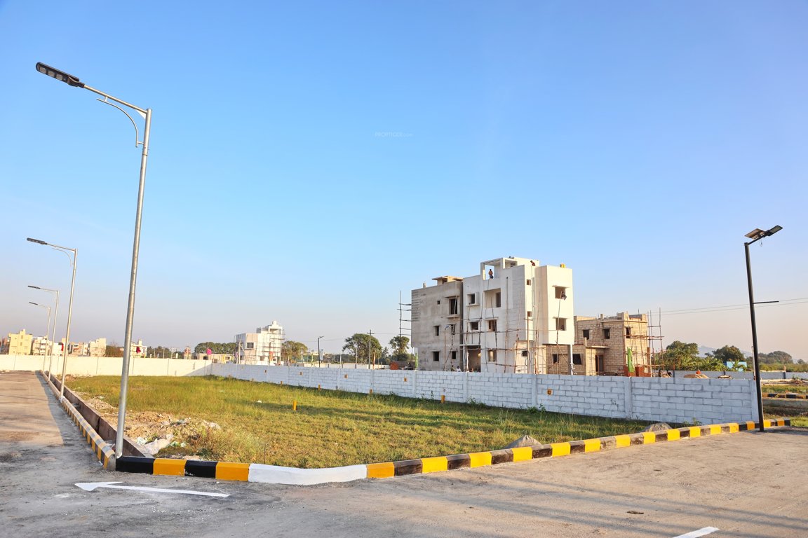  guru heera nagar Plot