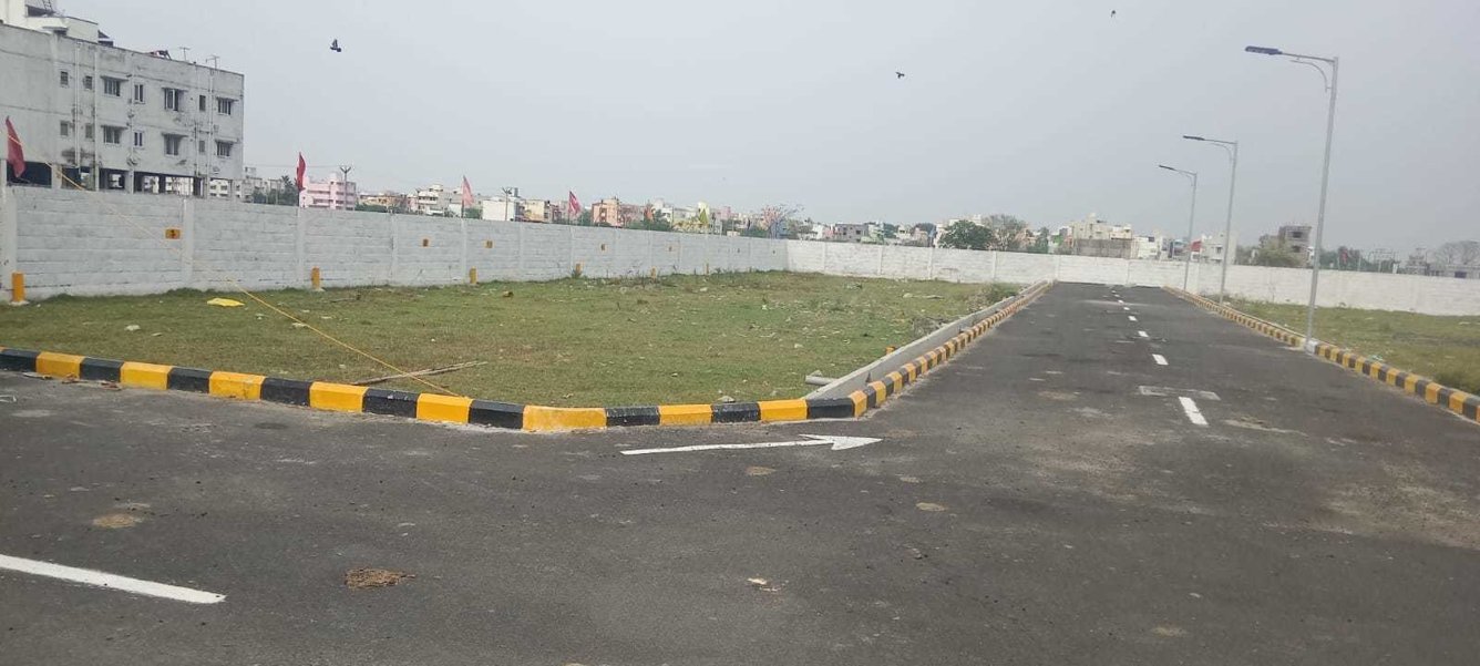  guru heera nagar Plot