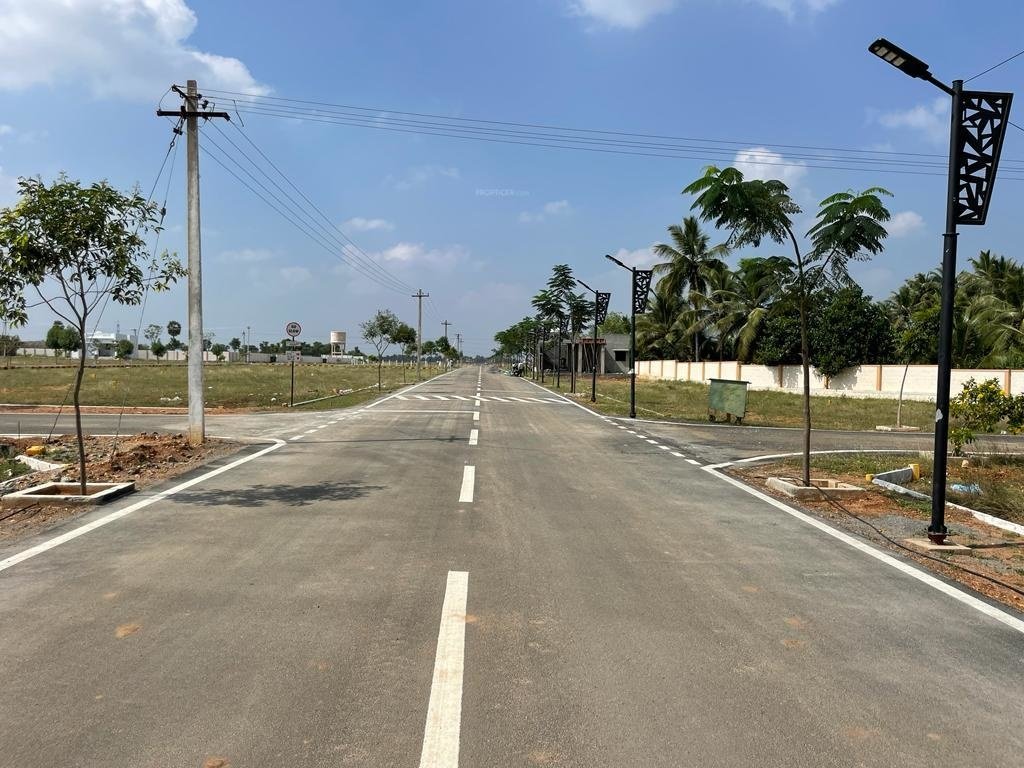  fairland phase v Plot