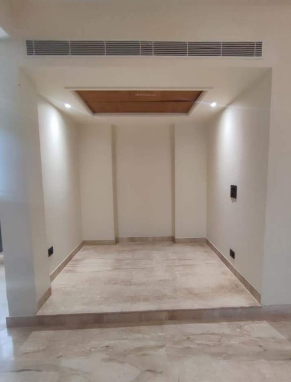  luxury builder floors 1 Lobby