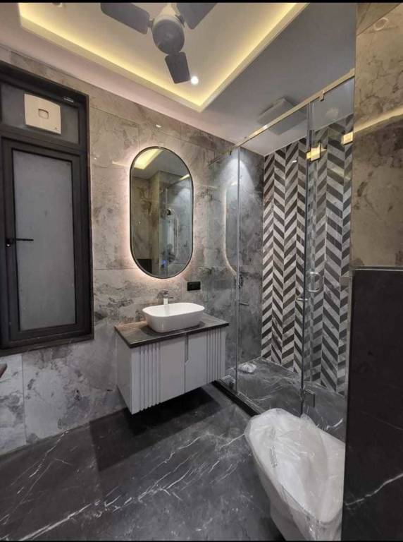  luxury builder floors 5 Bathroom
