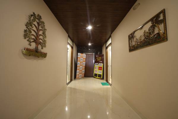  residency Lobby