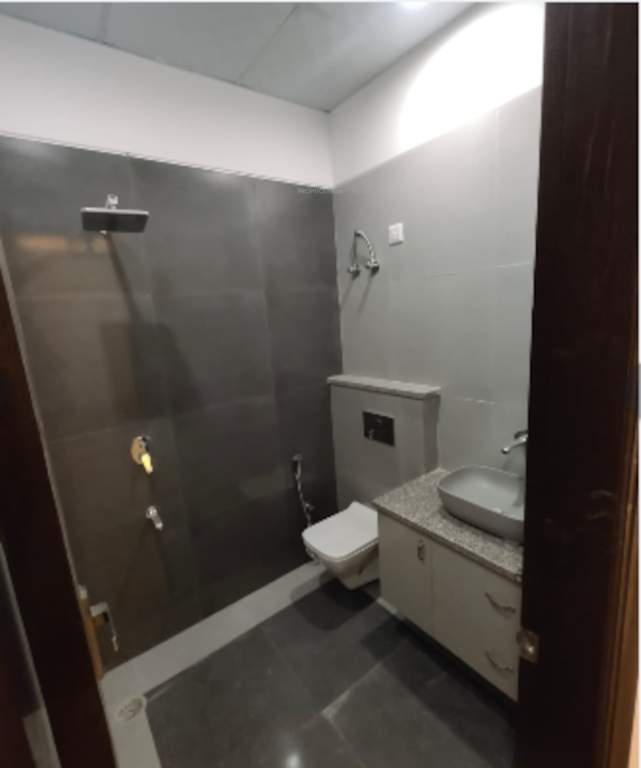  ultra modern floor sector 48 Bathroom
