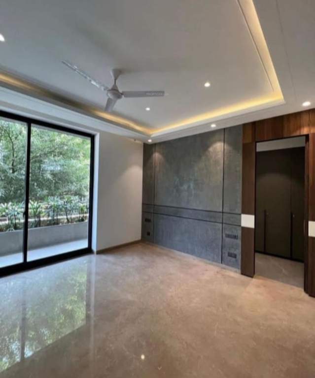  estate 8 Living Area