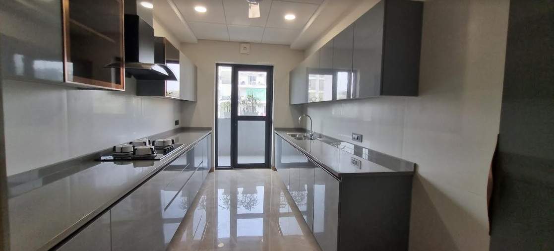  homes ultra luxury floor Kitchen