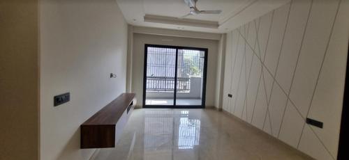  homes-ultra-luxury-floor Living Area