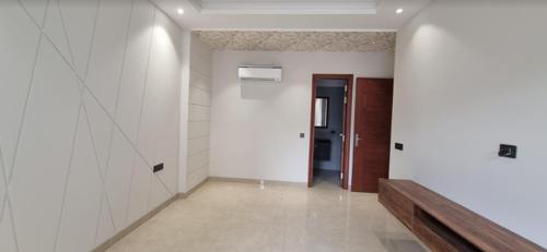  homes-ultra-luxury-floor Living Area