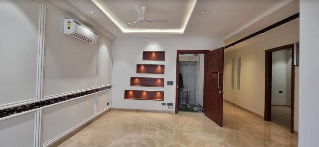  homes ultra luxury floor Living Area