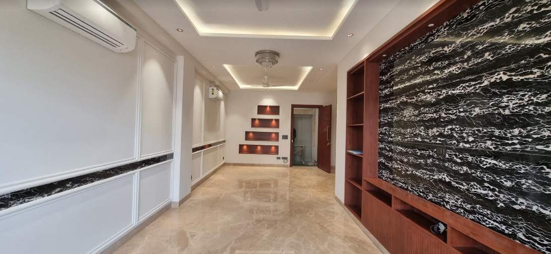  homes ultra luxury floor Living Area