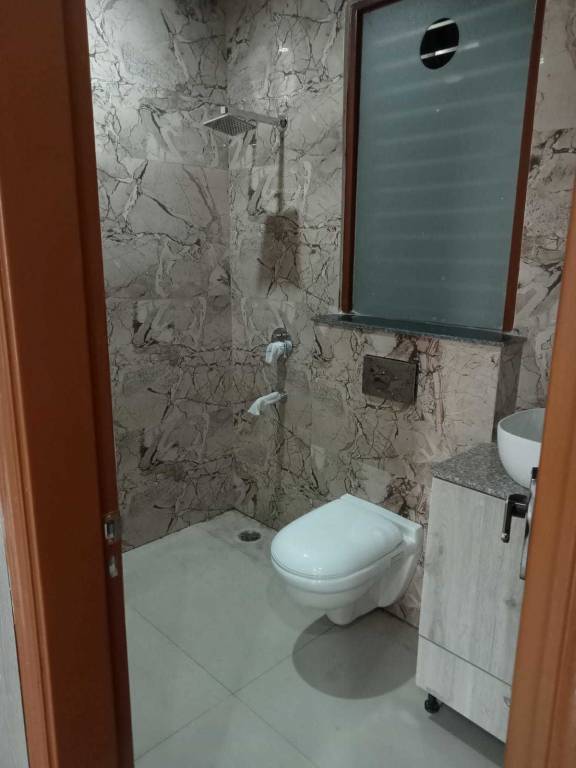  real estate 57 Bathroom