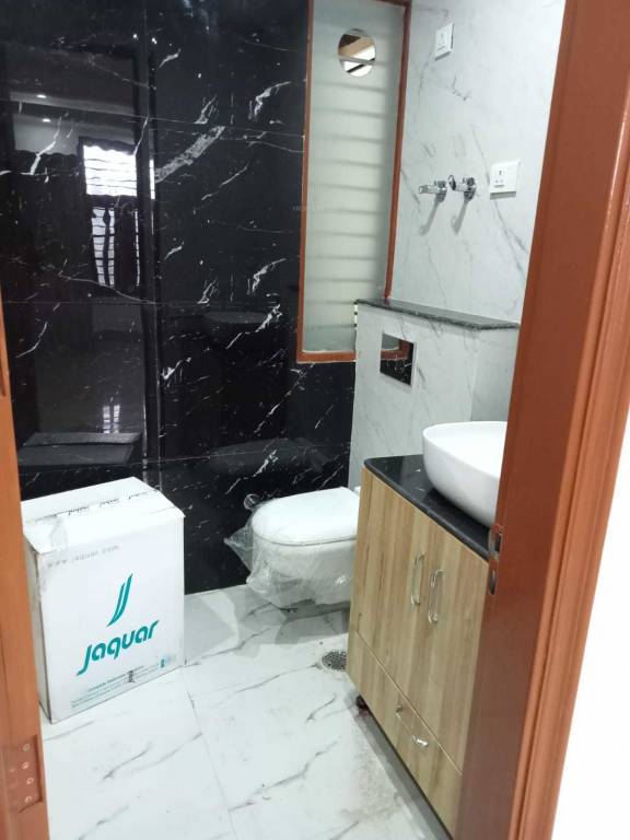  real estate 57 Bathroom