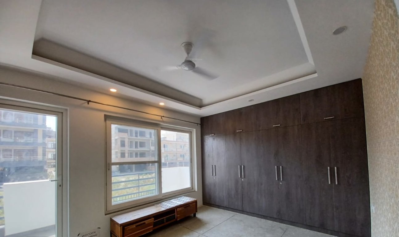  real estate sec 57 Bedroom