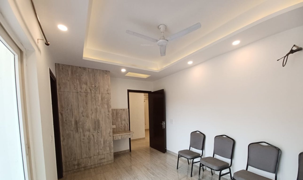  real estate sec 57 Bedroom