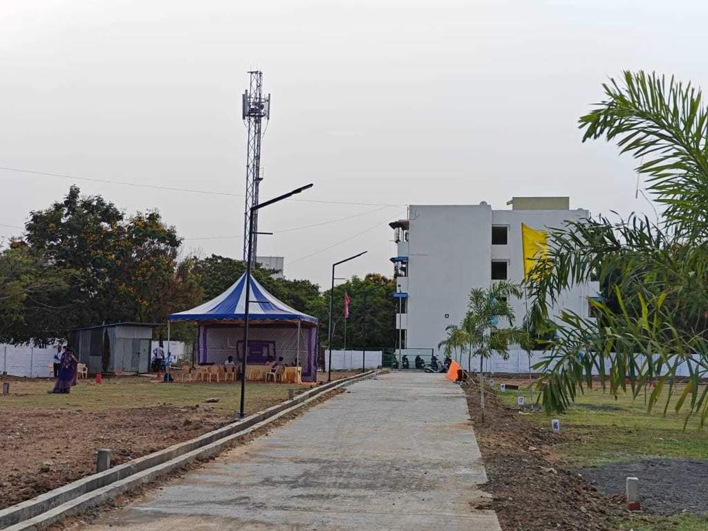  crown city Plot