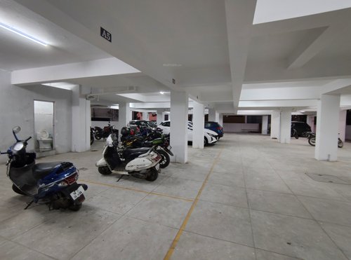 grandeur Car Parking
