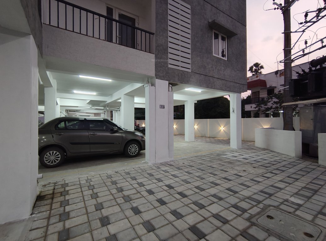  grandeur Car Parking