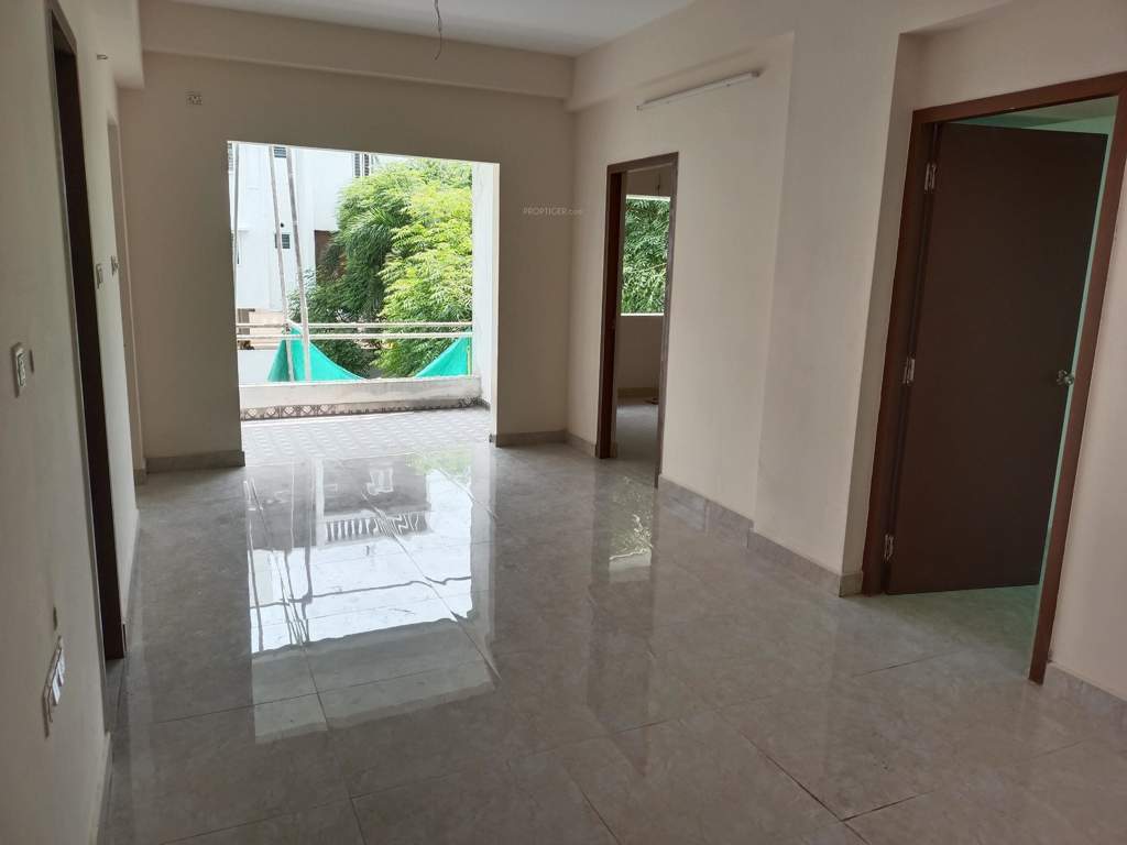  grandeur Living Area