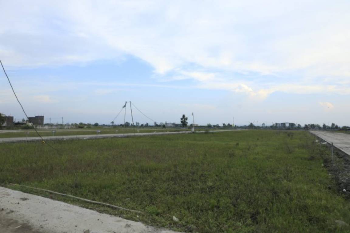  mega city phase v Plot