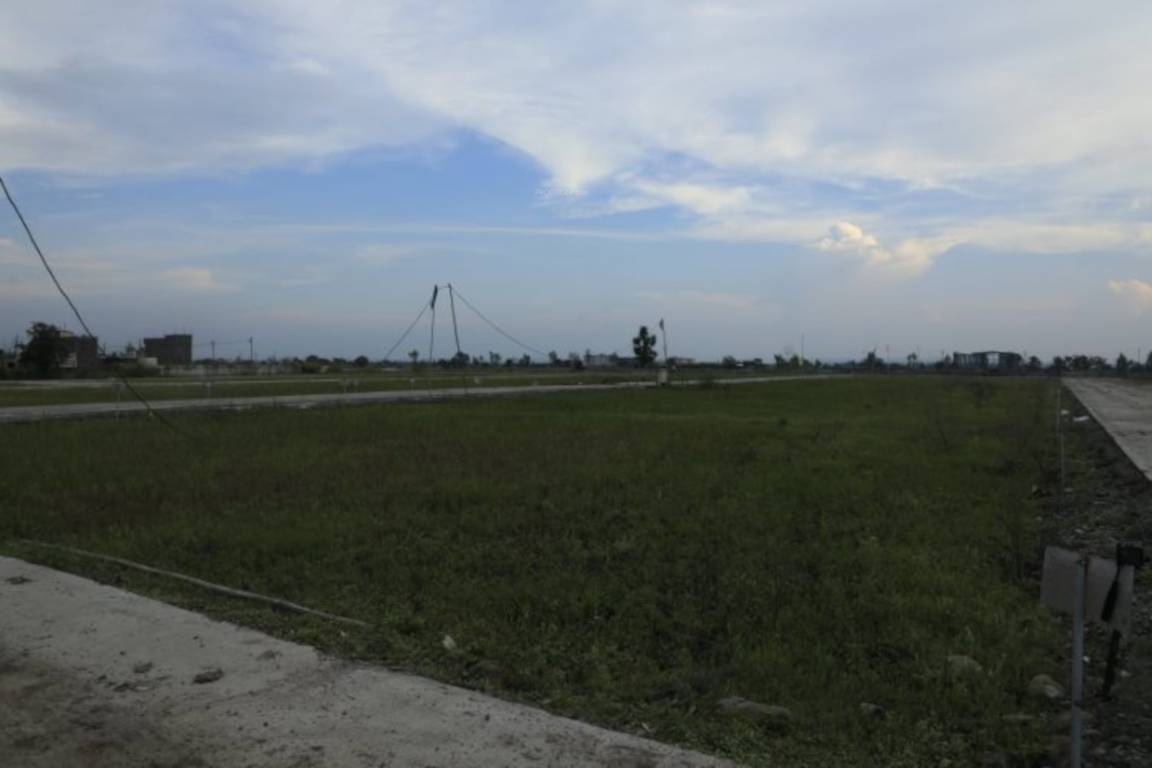  mega city phase v Plot